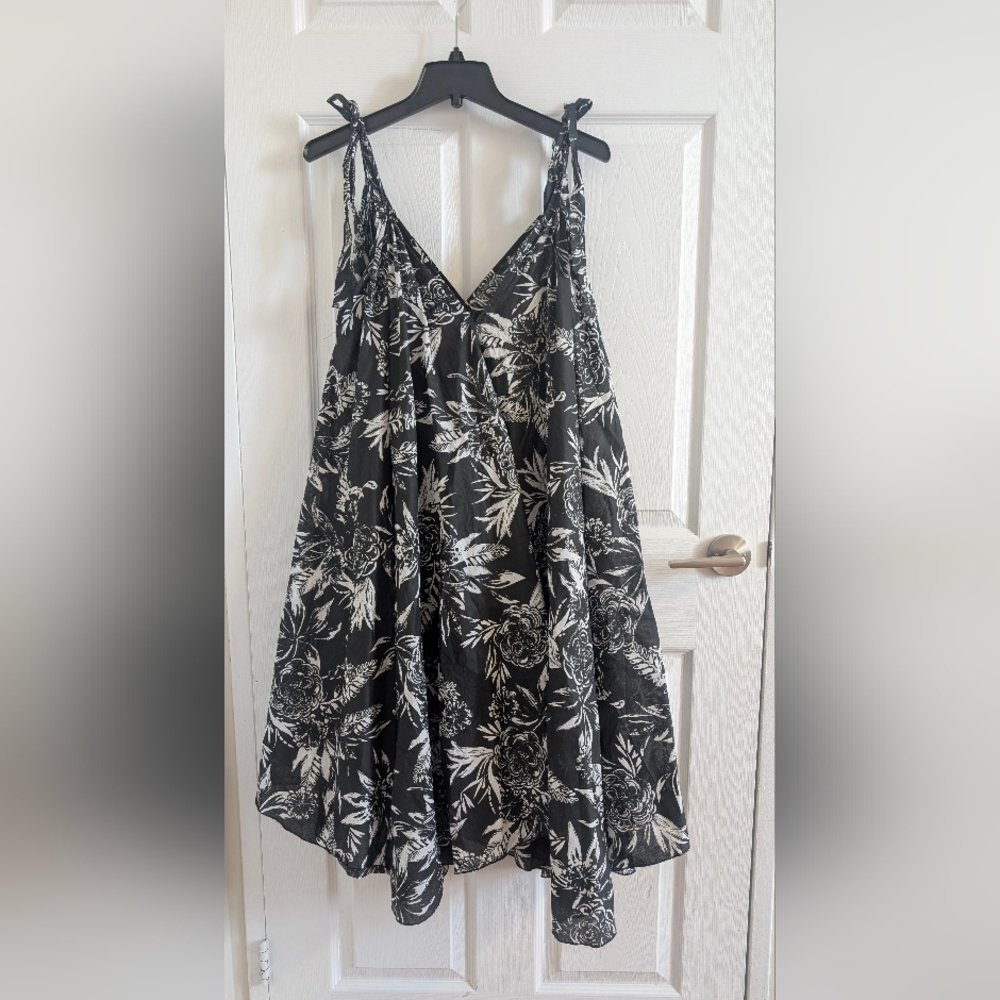 Boho Black White Floral  Dress 100%  Cotton Tie Strap Flowy Summer One Size